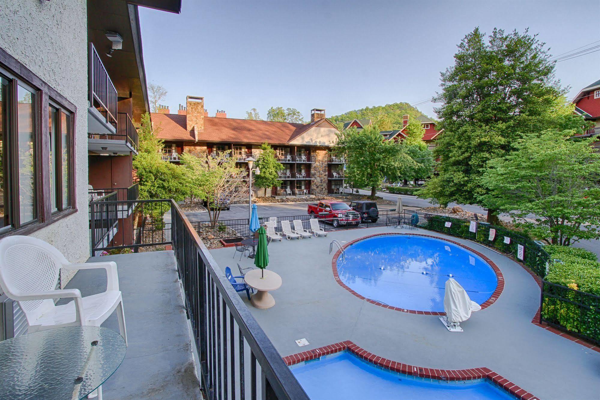River Edge Inn Гетлинбург Екстериор снимка